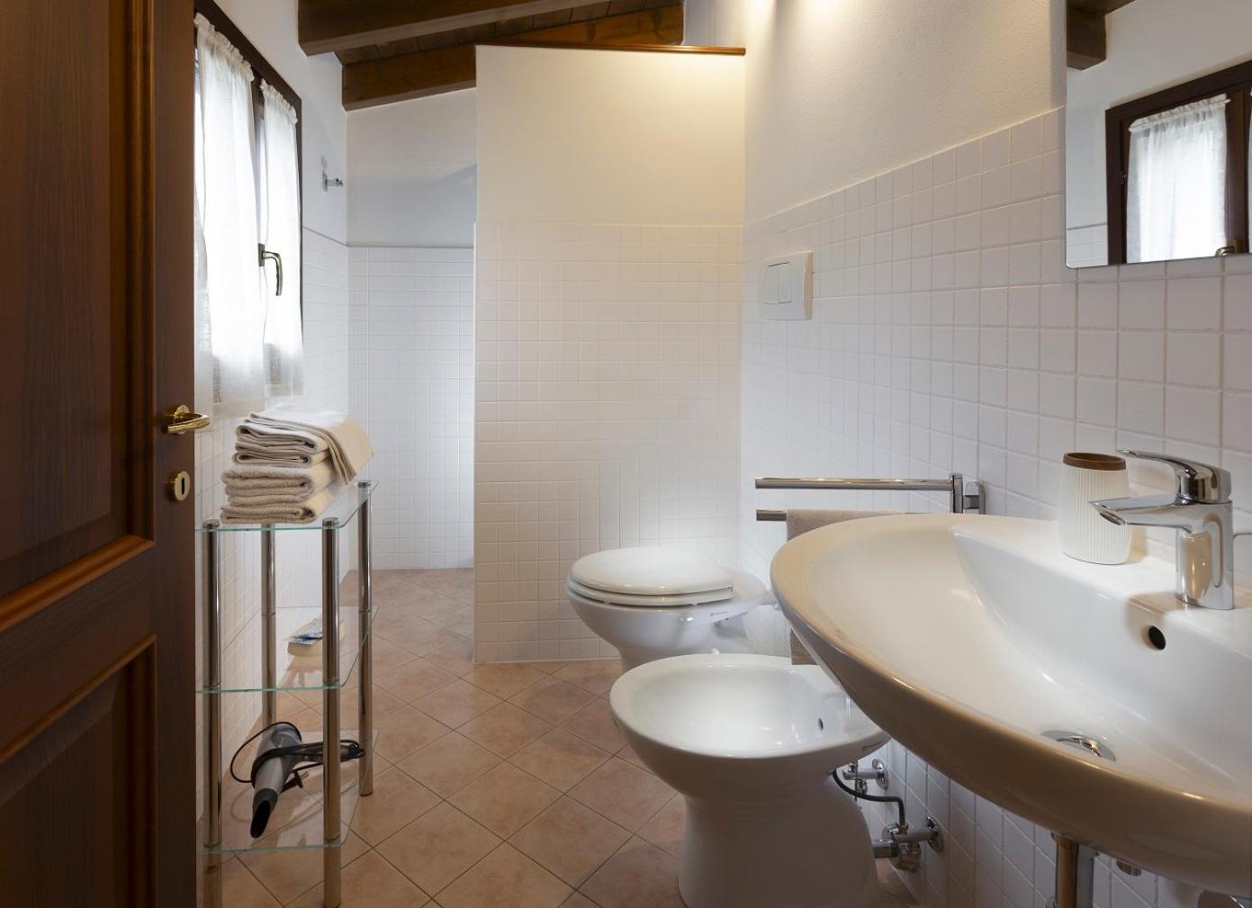 Agriturismo Il Brugnolo Scandiano Exteriör bild